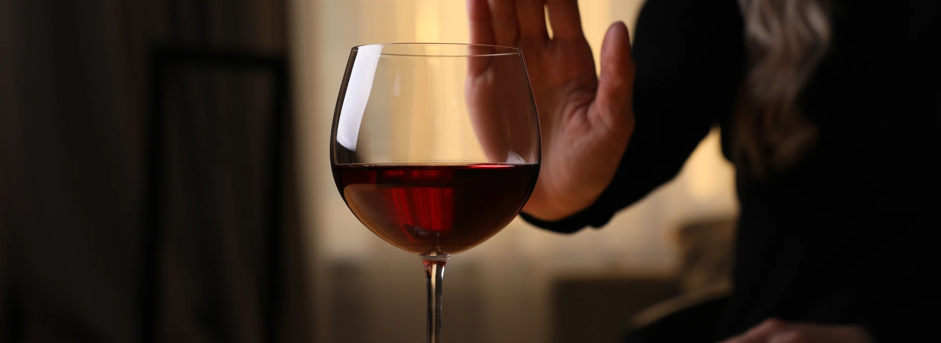 Que es el alcoholismo, causas y consecuencias