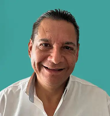 Dr. Leobardo Acosta — Médico a Cargo